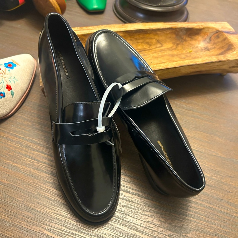 New banana Republic Black Leather Loafer
